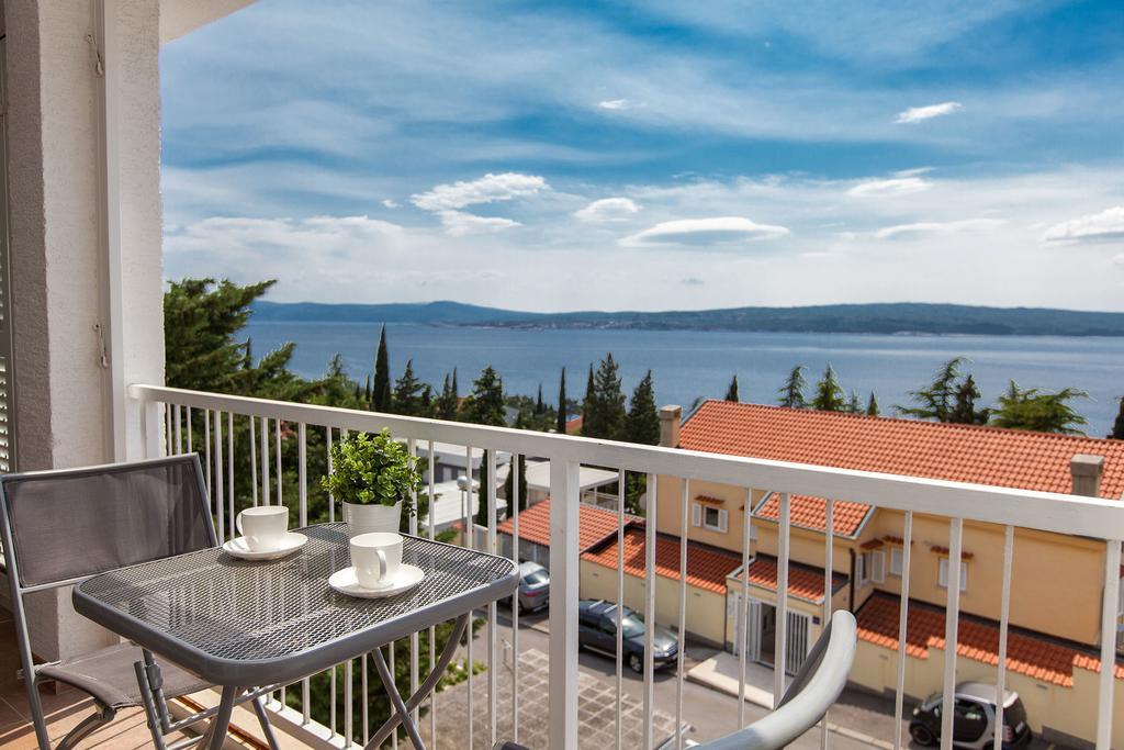 Apartments Casa Bianca Crikvenica Eksteriør billede